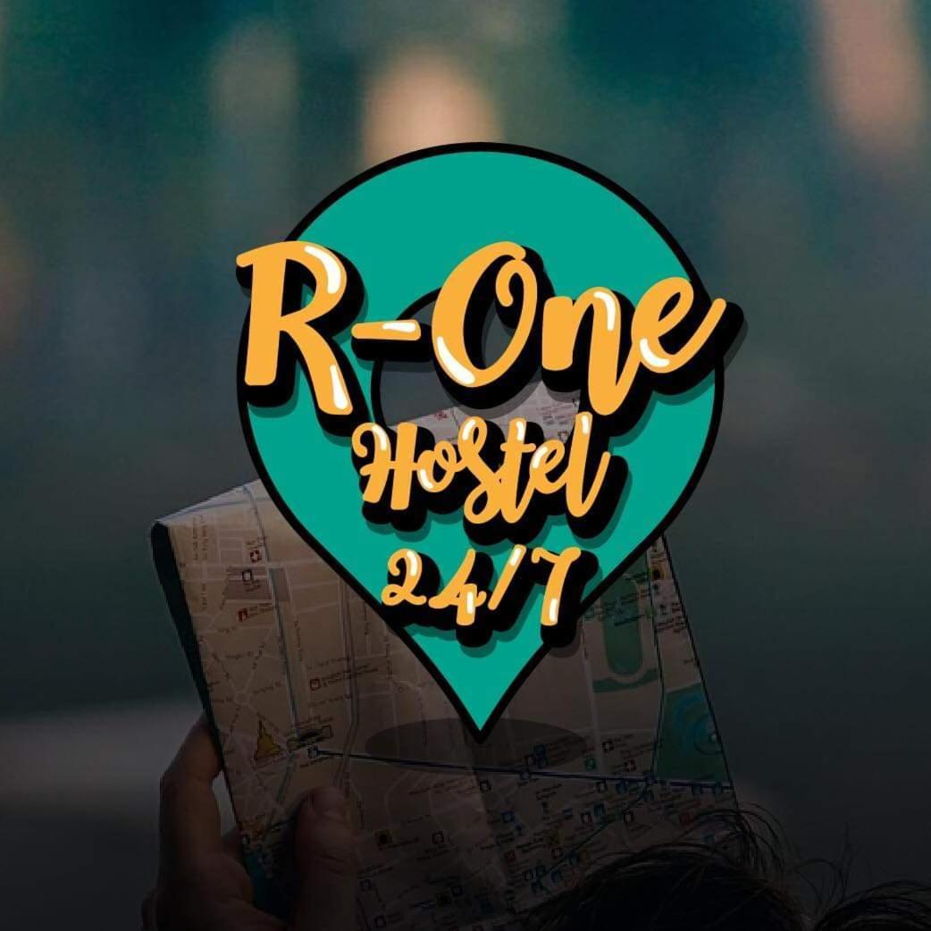 Hotel R-One 24/7 à Bangkok Extérieur photo